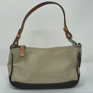 COACH Hampton Demi Off-white & Black baguette mini